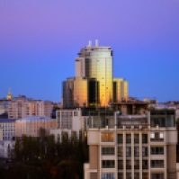 Sunrays reflecting (Kyiv)